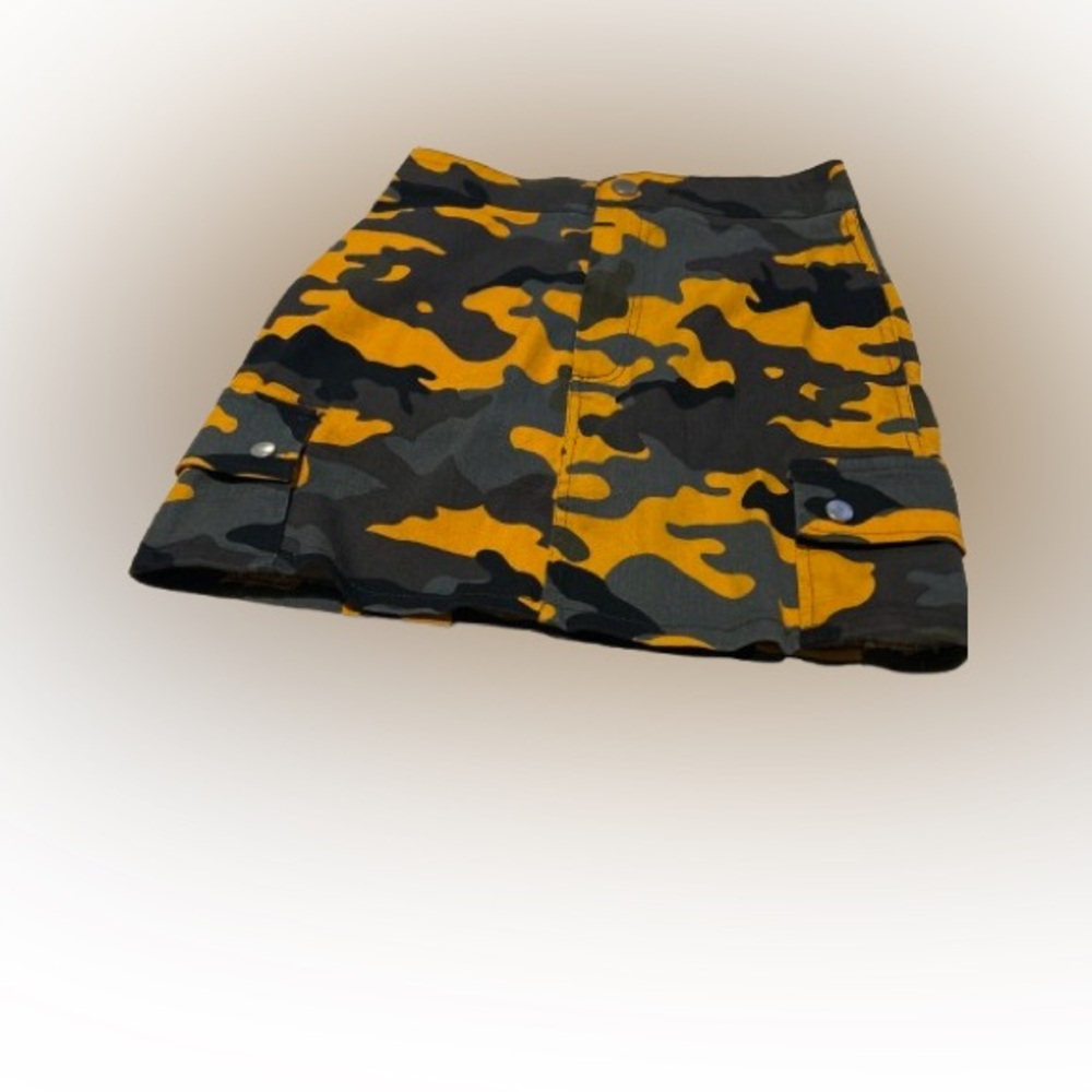 Forever 21 Camouflage Mini Skirt in Yellow and Black